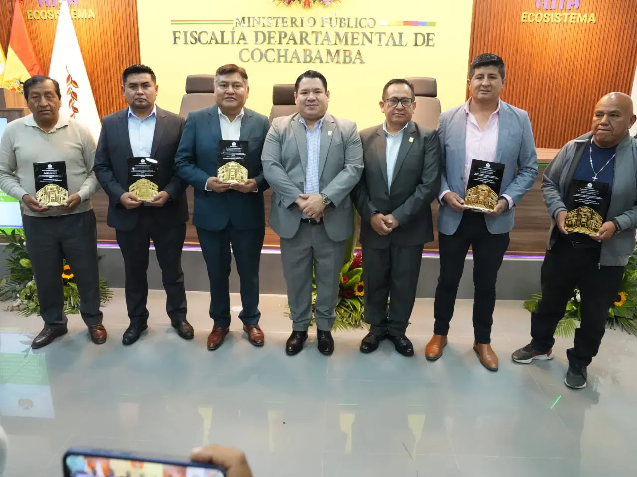 FISCAL GENERAL SUSCRIBE CONVENIOS DE INTEROPERABILIDAD CON CINCO MUNICIPIOS DEL DEPARTAMENTO DE COCHABAMBA PARA MODERNIZAR LA ATENCIÓN A VÍCTIMAS