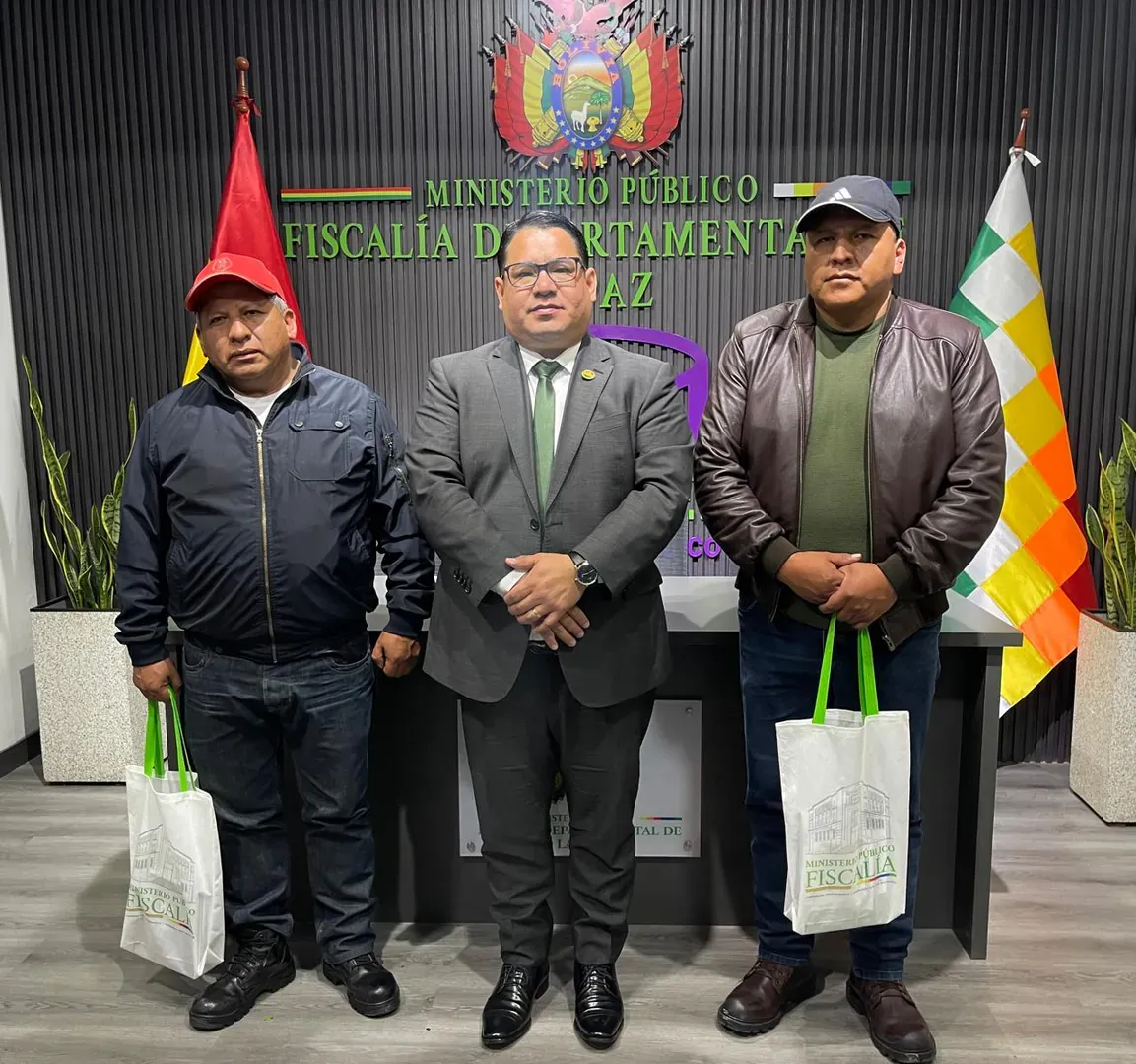 FISCAL GENERAL RATIFICA ANTE LA COB EL FORTALECIMIENTO DE ESPACIOS DE PRÁCTICAS Y PASANTÍAS PARA ESTUDIANTES UNIVERSITARIOS