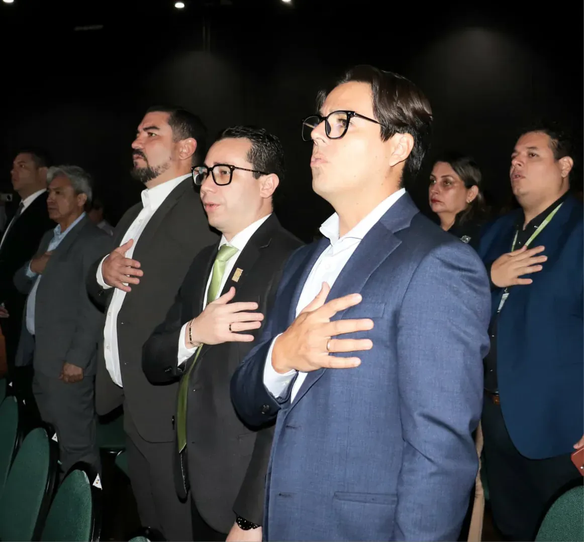 FISCALES DEPARTAMENTALES ASISTEN A ENTREGA DE CREDENCIALES DE AUTORIDADES MUNICIPALES Y DEPARTAMENTALES